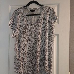 Short sleeve cheetah tee